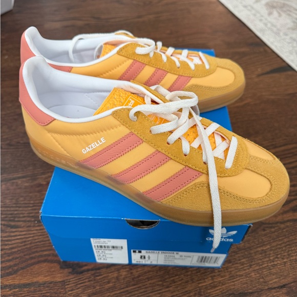 Gazelle Indoor Sneaker in Yellow - Picture 2 of 4
